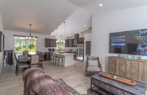 Reedsport House | Salty Dunes Home On 5 Acres WIth Dune Access n