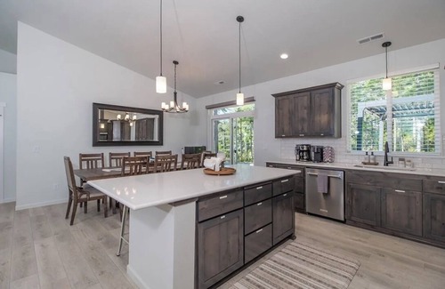 Reedsport House | Salty Dunes Home On 5 Acres WIth Dune Access n