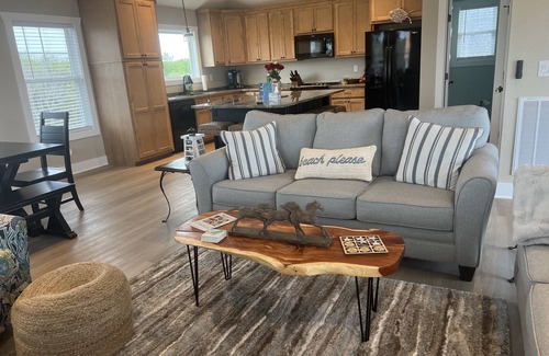 Carova Beach House | Salty Mermaid Lodge: Newly built 2023, Panoramic views, 4X4 area