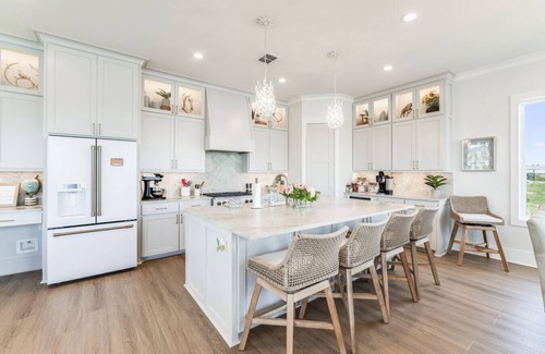 Port Aransas Apartment | Salty Sunset Bay breeze, golden skies, and coastal vibes