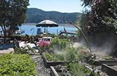 Sooke Cottage | Salty Towers Oceanfront Cottages