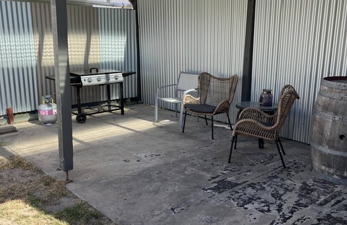 Warrenben House | Salty Verandah - Perfect position in the Original Township