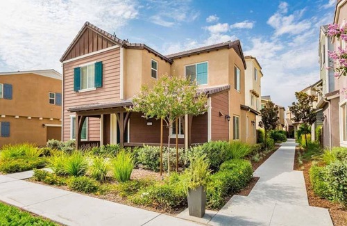 Chino House | Salubrious Breeze on Freeze