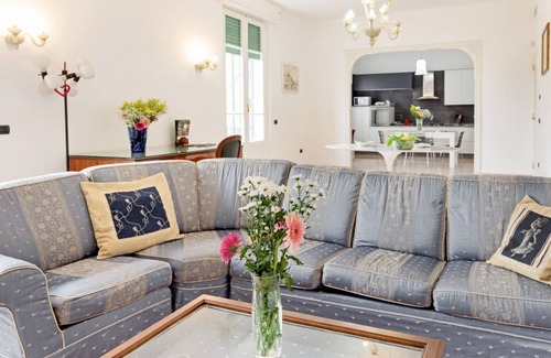 Arenella Apartment | Salvator Rosa Metro station Flat x8