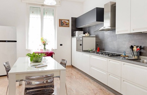 Arenella Apartment | Salvator Rosa Metro station Flat x8