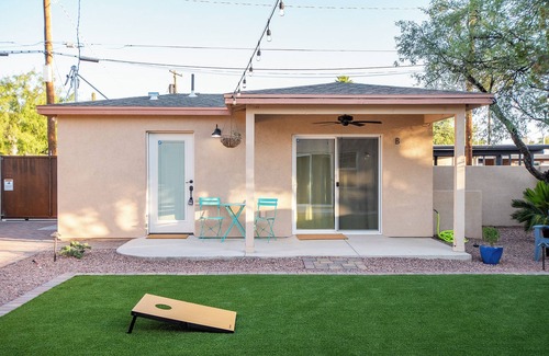 Sam Hughes Apartment | Sam Hughes Bungalows - B - Walkable to the University of Arizona, Large Backyard
