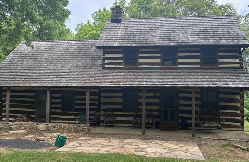 Bentonville Cabin | Sam White Cabin Serene and PrivatennSoon available Sauna and Cold plunge