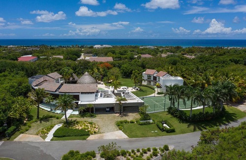 Yarary - Cap Cana Villa | Sambarela Luxury Villas. With Access to the Exclusive Eden Roc Beach Club.