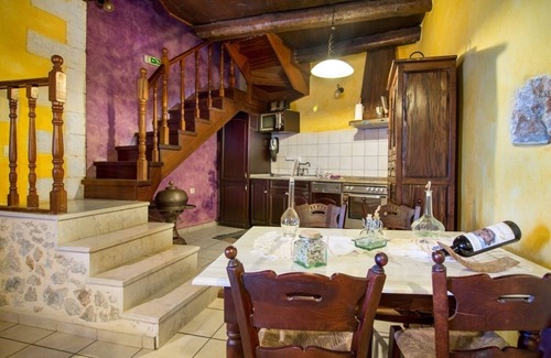 Samonas House | Samonas Traditional Villas whith breathtaking views. 5 maisonettes