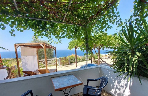 Koumeika House | Samos Island - Panorama Apartment with Jacuzzi