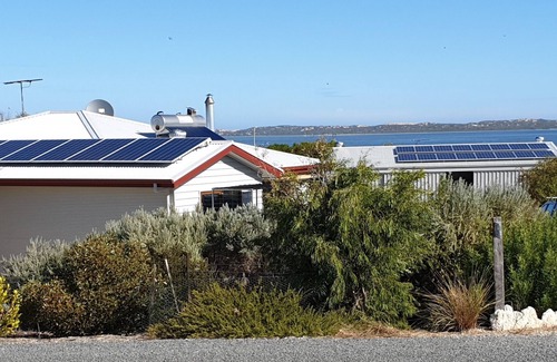 Bonney Apartment | Samphire: Coorong Accommodation - Pet and family friendly