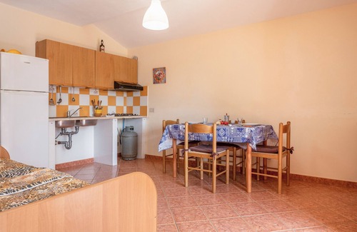 Campofelice di Roccella Apartment | San Carlo Holiday Home near the Beach with Balcony