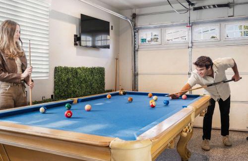 North Clairemont House | San Diego Chill House with Jacuzzi-Golf-Game Room