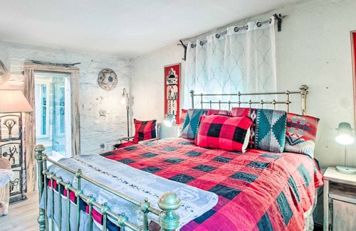 San Fidel Cabin | San Fidel Escape on Route 66: Patio w/ Views!