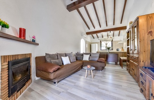 Moravit Ski Chalet | SAN JAIME, nice bungalow in Moraira for 4 adults and 2 children with communal pool and free wifi