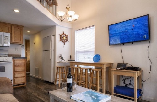 Fort Bragg House | San Juan - Cozy tiny pet friendly home in the heart of the historic Noyo harbor
