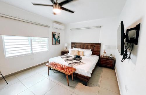Punta Las Marias Apartment | San Juan Getaway Sleeps 6 n 9 Mins to Airport
