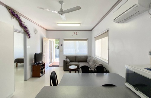 Traviston Villa | San Marco Villa 4 - Burrum Heads- Beachfront- 2BR - Pool- Aircon