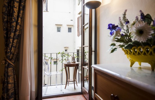 Duomo Apartment | San Miniato Apt - Luxury Apartments at 20 steps from Duomo; Elevator equipped.