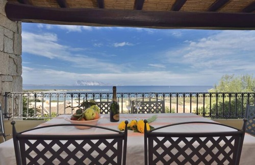 Luddui Villa | San Teodoro: Apartment with Sea View Isuledda Beach - Free WIFI