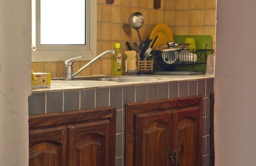 Serrekunda Apartment | Sanchaba Yellow Apartments - Red Suite