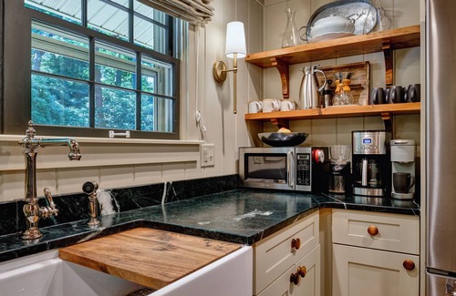 Lake Sequoyah House | Sanctuary Cottage - Historic Highlands Charm w/Screen Porch, Firepit out Front