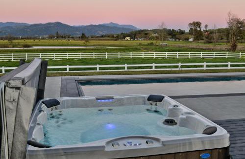 Healdsburg Villa | Sanctuary On Lytton Complimentary Wine Tasting At Croix Included!