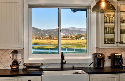 Healdsburg House | Sanctuary on Lytton | Complimentary wine tasting at Croix included!
