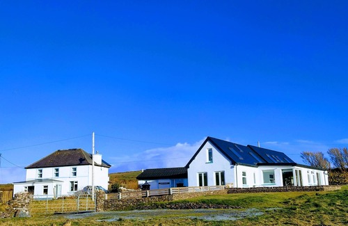 Ventry Apartment | Sanctuary Studio accommodation; quiet, rural, seaside, 3 miles west of Dingle
