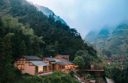 Yongding Hotel | Sanctum Peaks