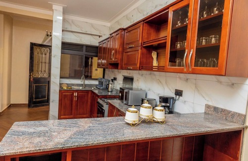 Entebbe Bed & Breakfast | Sand Grains Residences 014