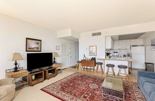 Seaside Condo | Sand & Sea (410) Seaside Escape: OceanFront w Pool & Sauna
