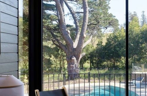 Shoreham House | Sand Steps (Heated Pool)