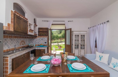 Olbia House | Sandalia House with Jacuzzi in Porto Rotondo