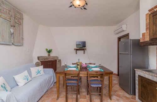 Olbia House | Sandalia House with Jacuzzi in Porto Rotondo