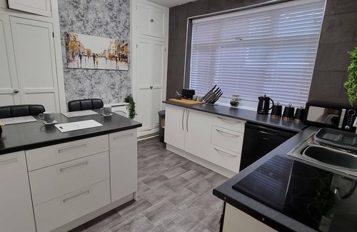 Sandbach Apartment | Sandbach Deluxe Whole Apartment