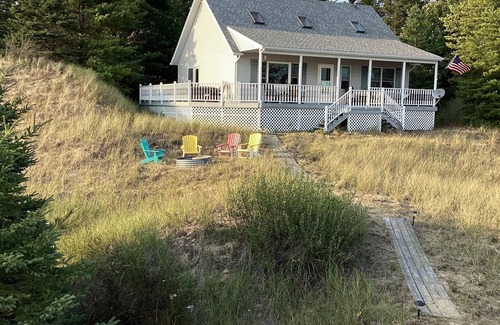 Gulliver House | Sandbox on Michibay: Sun, Sand, and Serenity – Your Lakefront Summer Destination