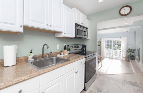 Sandbridge Apartment | Sandbridge Beach Bay Getaway