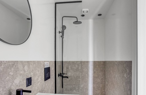 Thessaloniki Apartment | Sanders Arch - Charming 1-Bdr. Apt. w/ Balcony
