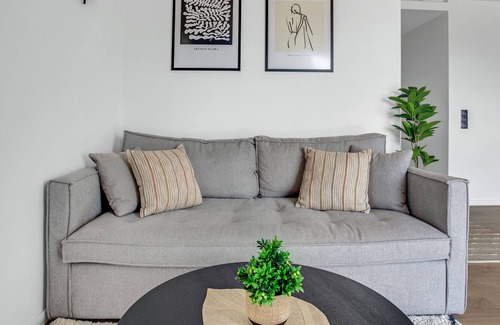 Thessaloniki Apartment | Sanders Arch - Chic 1-Bdr. Apt. w/ Balcony