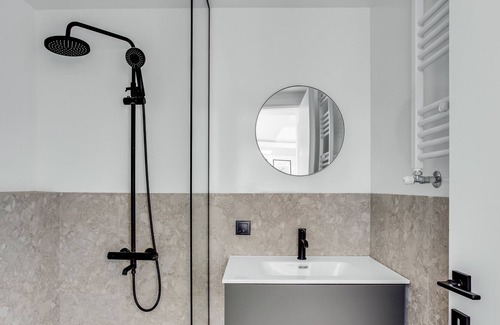 Thessaloniki Apartment | Sanders Arch - Delightful Family Apt w Balcony