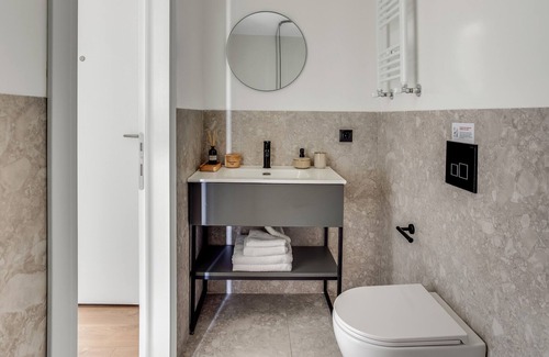 Thessaloniki Apartment | Sanders Arch - Humble 1-Bdr. Apt. w/ Balcony
