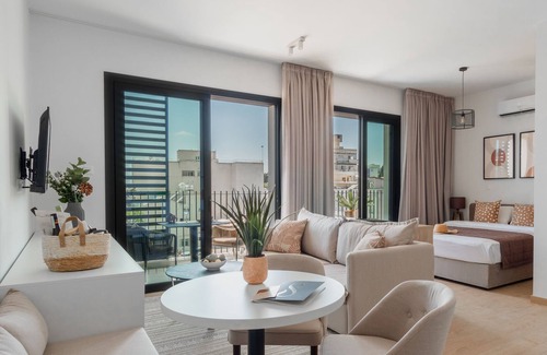 Historical Center Apartment | Sanders Armonta - Cozy Studio w/ Balcony