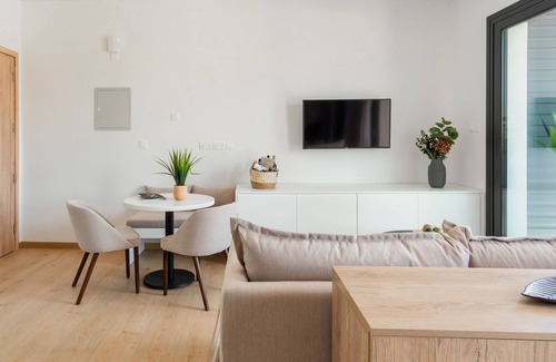 Historical Center Apartment | Sanders Armonta - Cute Studio w/ Balcony