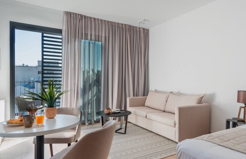 Historical Center Apartment | Sanders Armonta - Enchanting Studio w/ Balcony