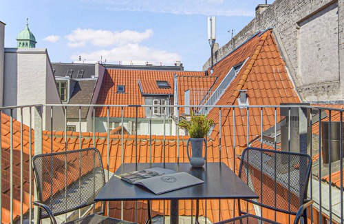 Copenhagen City Centre Apartment | Sanders Regent - Treasured 3-Bdr Apt with Terrace