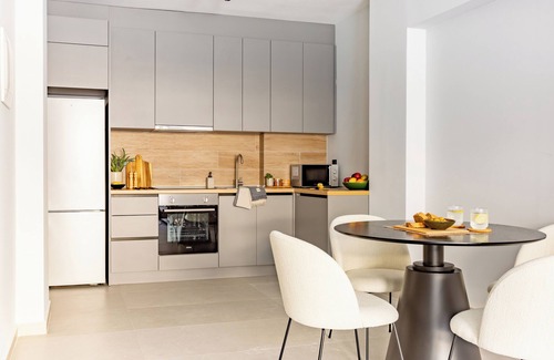 Thessaloniki City Centre Apartment | Sanders Tower Centre - Homey 1-Bdr Apt w Terrace
