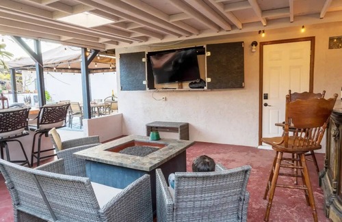 Oak Park House | SanDiego Insider's Coastal Bliss and Urban Wonders. Near SDSU Chollas Lake.nnnn