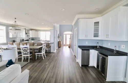 Sunset Beach House | Sandown South - Oceanfront living at it's finest!