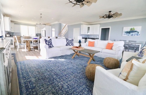 Sunset Beach House | Sandown South - Oceanfront living at it's finest!